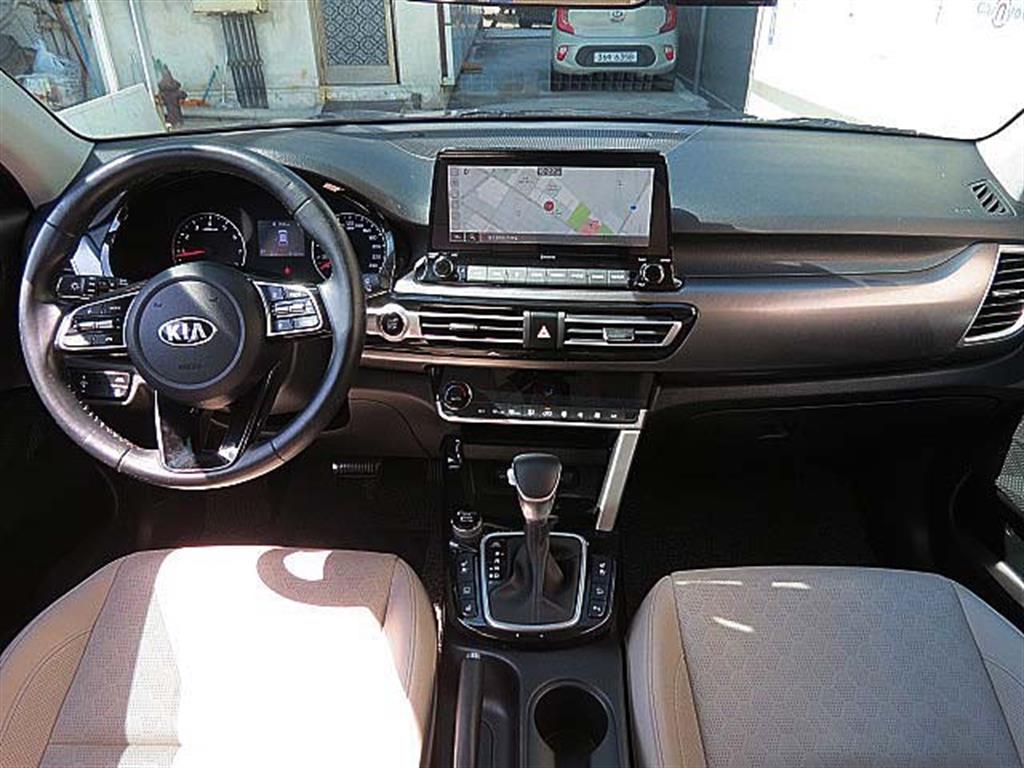 KIA Seltos - Vista 9