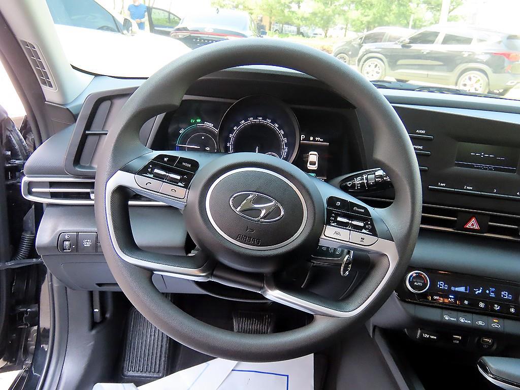 HYUNDAI Avante - Vista 8