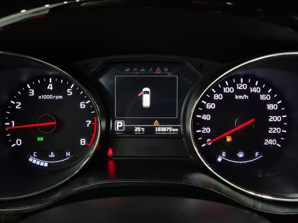 KIA Carnival - Vista 6