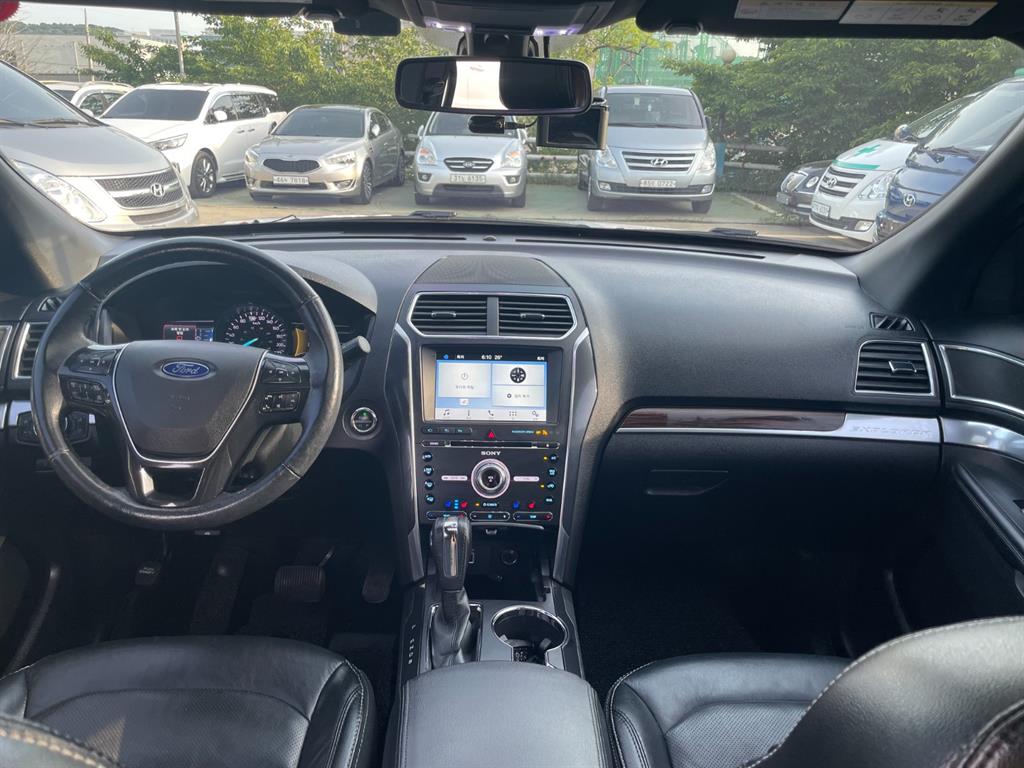 Ford Explorer - Vista 9