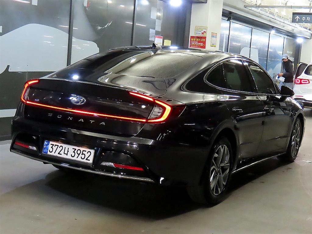 HYUNDAI Sonata - Vista 4