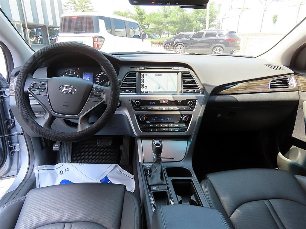 HYUNDAI Sonata - Vista 7