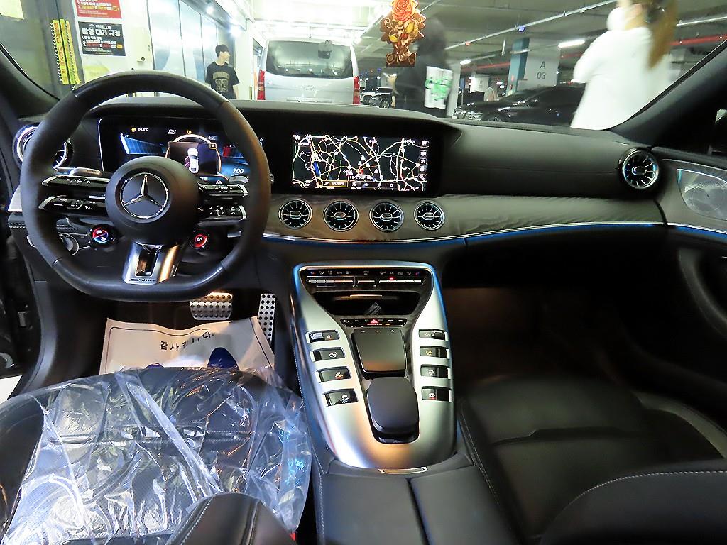 Mercedes Benz AMG GT - Vista 10
