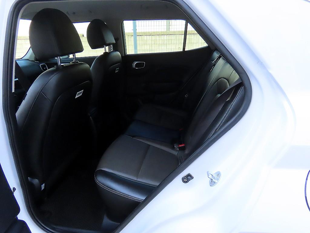 HYUNDAI Venue - Vista 6