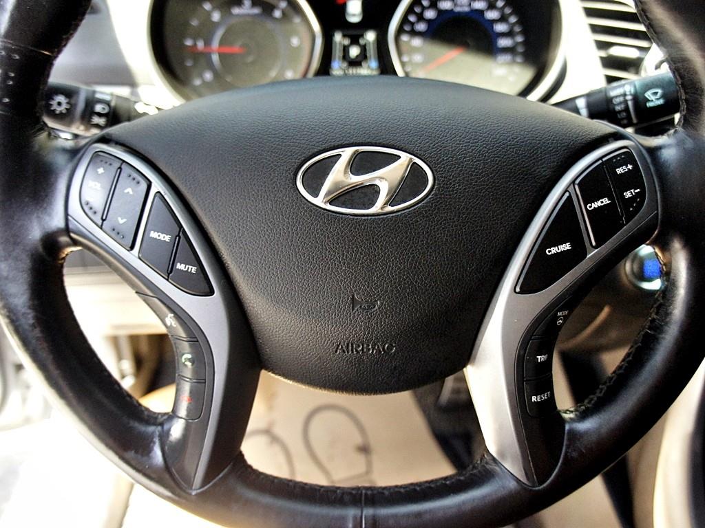 HYUNDAI Avante 2015 Gris - Importación desde Corea - HF Imports Iquique - Foto 8