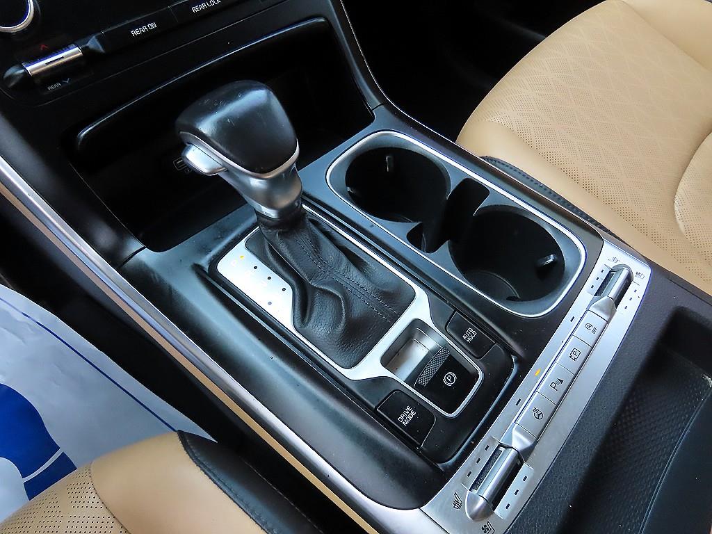 KIA Carnival - Vista 11