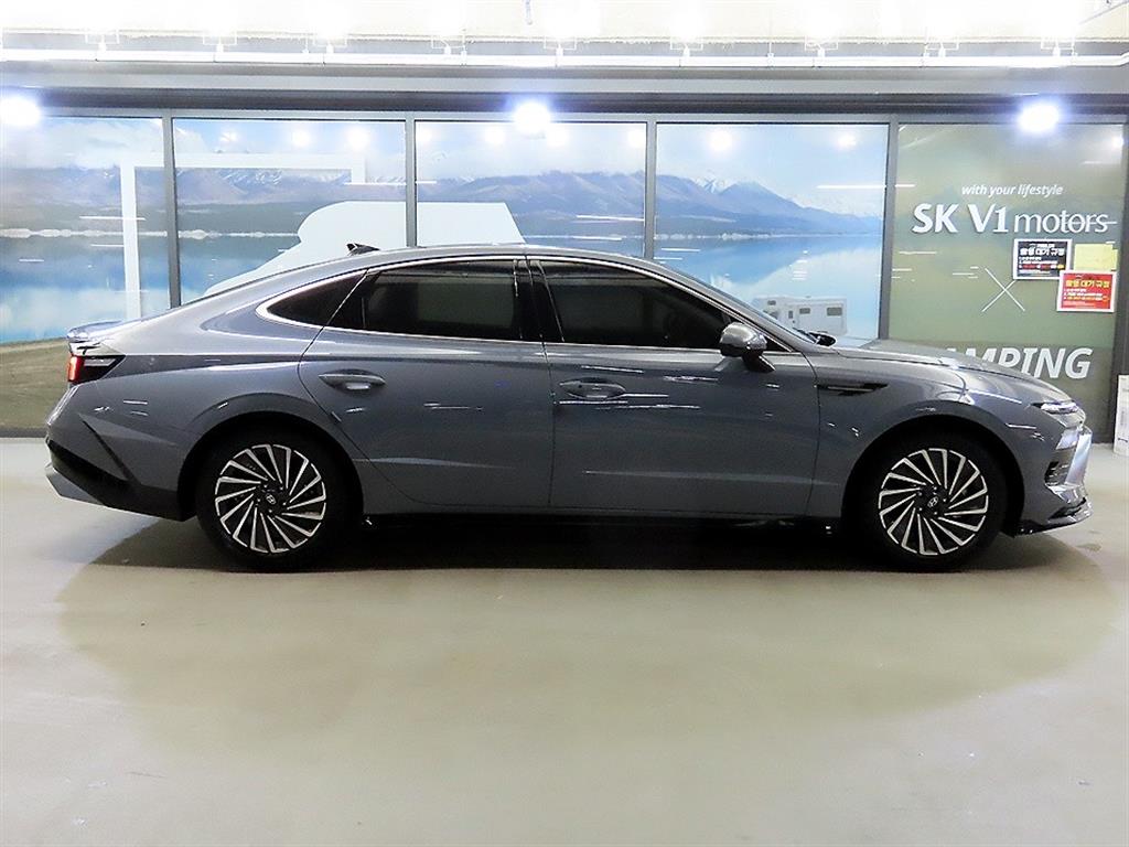 HYUNDAI Sonata - Vista 3