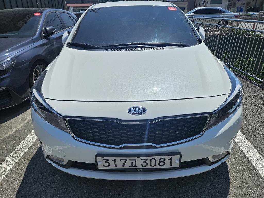 KIA K3 2018 Blanco - Importación desde Corea - HF Imports Iquique - Foto 1
