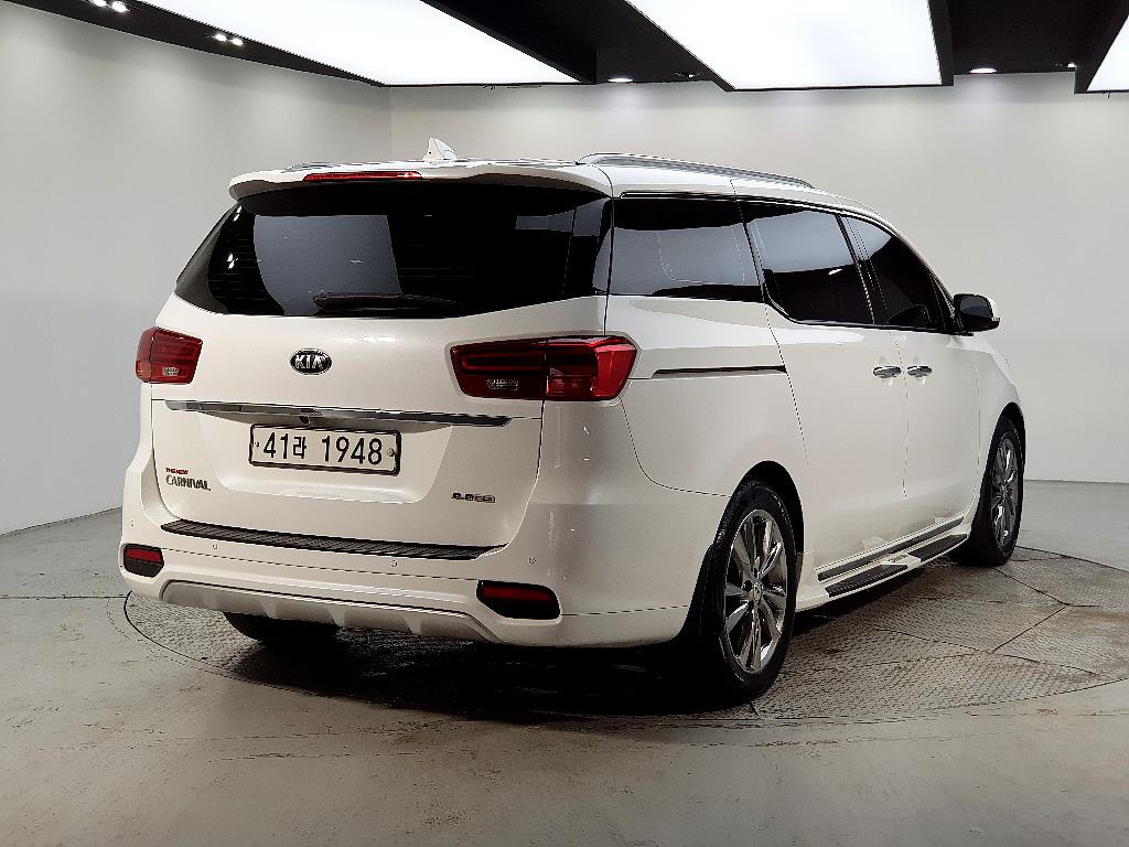 KIA Carnival - Vista 4