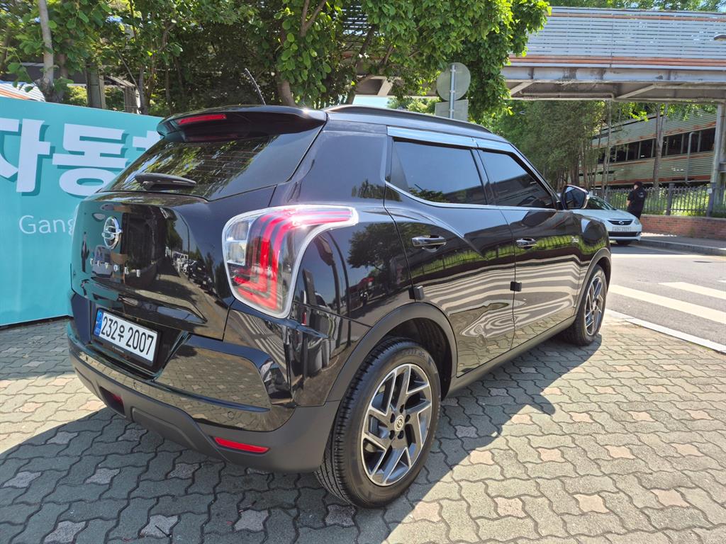 Ssangyong Tivoli - Vista 4