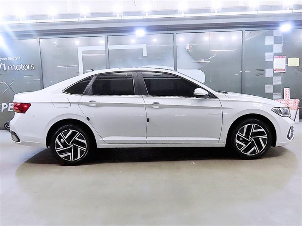 Volkswagen Jetta - Vista 3