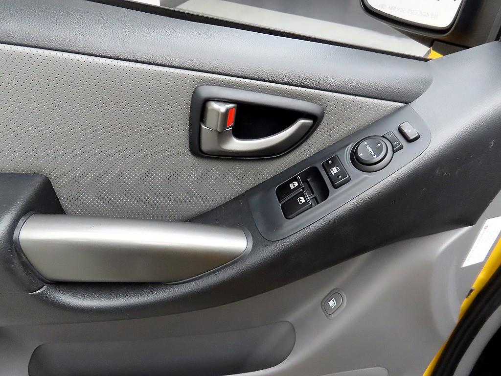 HYUNDAI Starex - Vista 10