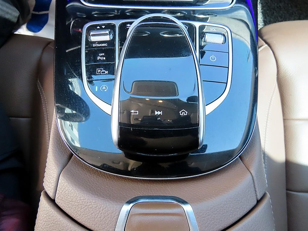 Mercedes Benz E class - Vista 12
