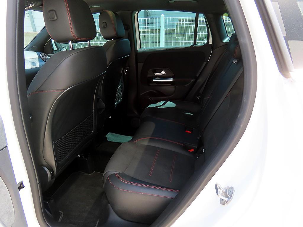 Mercedes Benz GLA Class - Vista 6