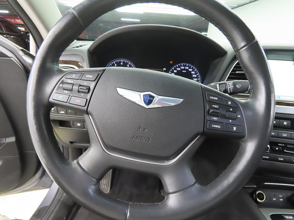 HYUNDAI Genesis - Vista 8