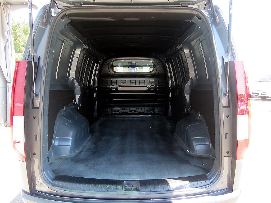 HYUNDAI Staria - Vista 5