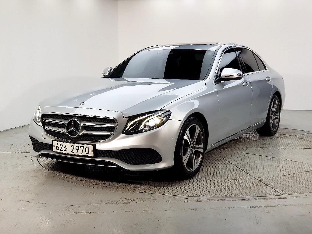 Mercedes Benz E class 2019 Plateado - Importación desde Corea - HF Imports Iquique - Foto 1
