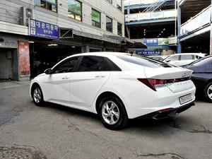 HYUNDAI Avante - Vista 8