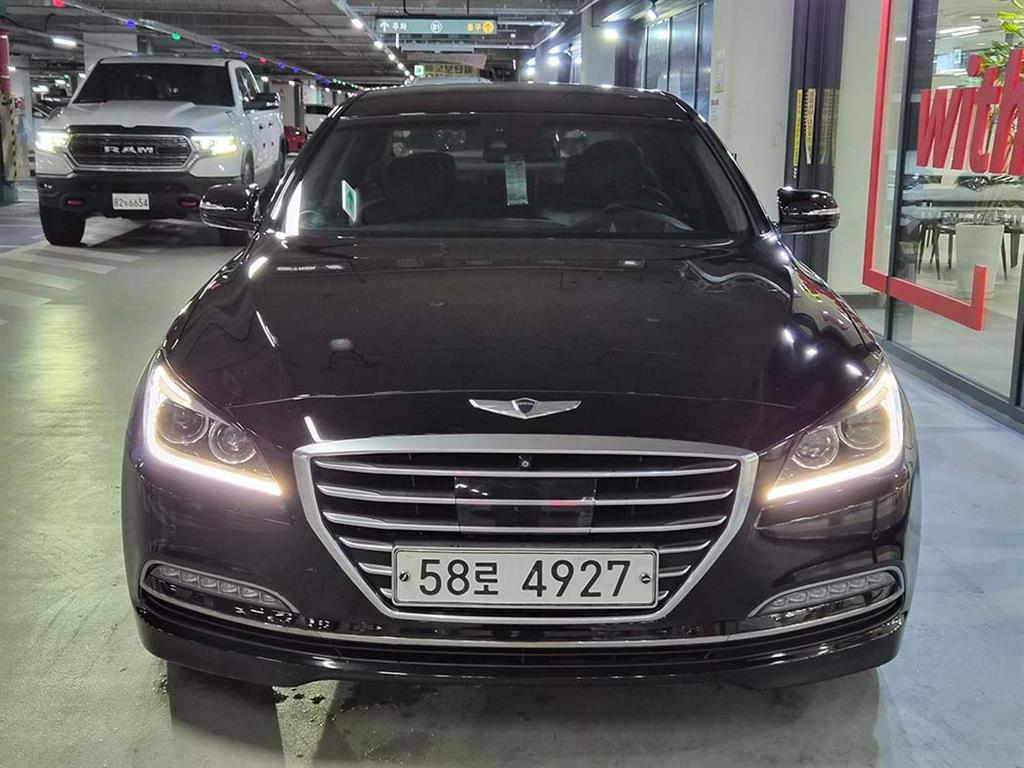HYUNDAI Genesis - Vista 2