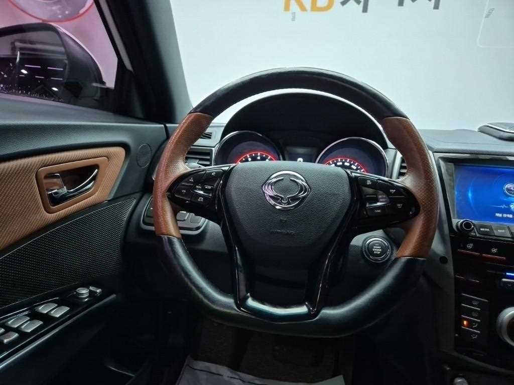 Ssangyong Tivoli - Vista 9