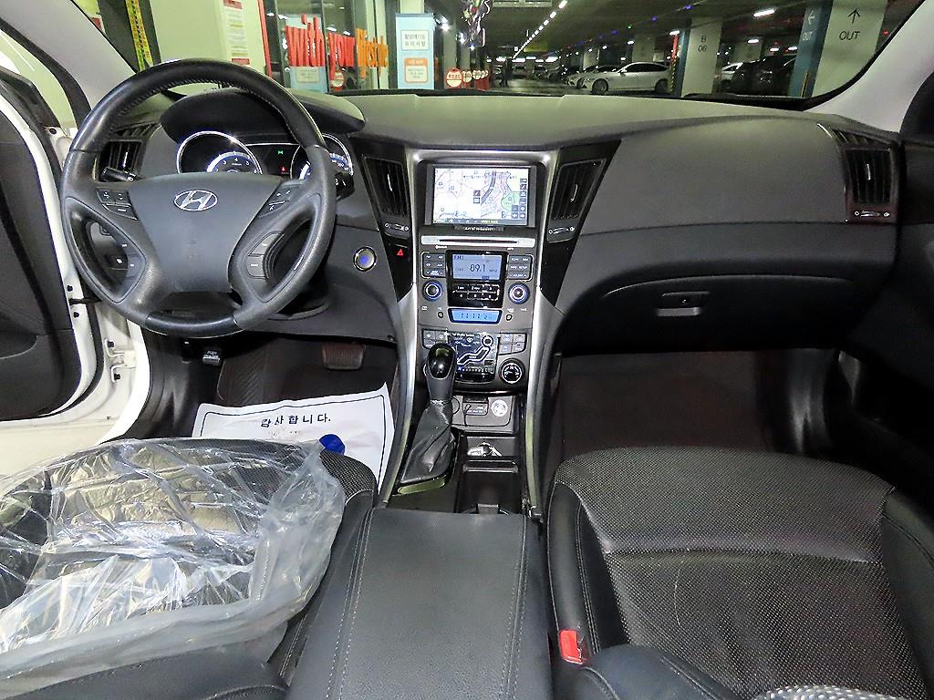 HYUNDAI Sonata - Vista 10