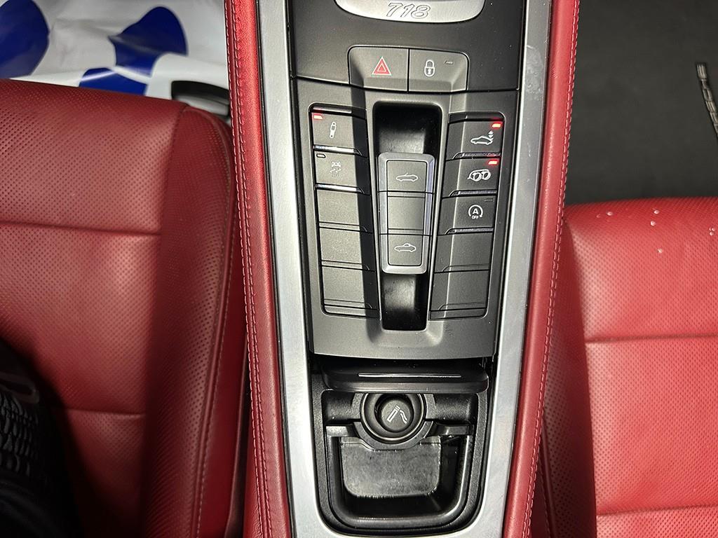 Porsche 718 - Vista 10