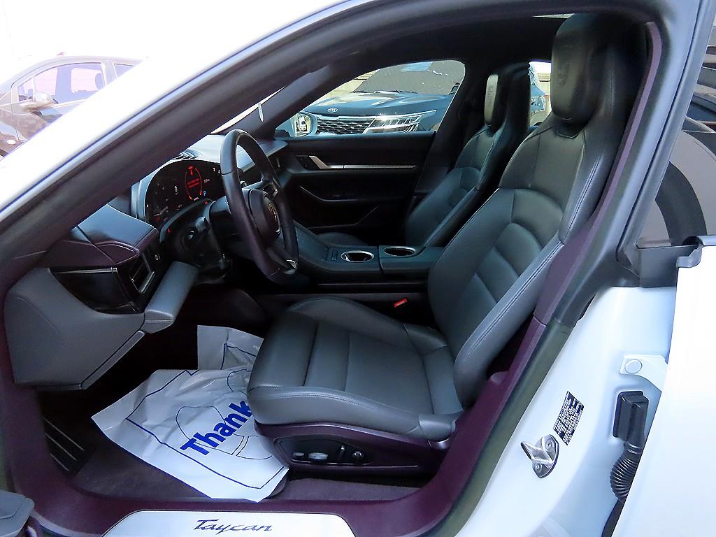 Porsche Taycan - Vista 5