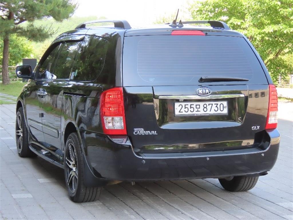 KIA Carnival - Vista 7