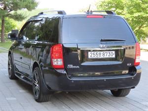 KIA Carnival - Vista 8