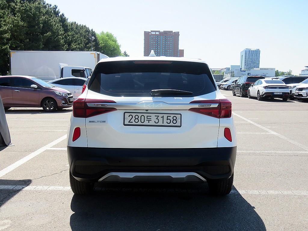 KIA Seltos - Vista 3