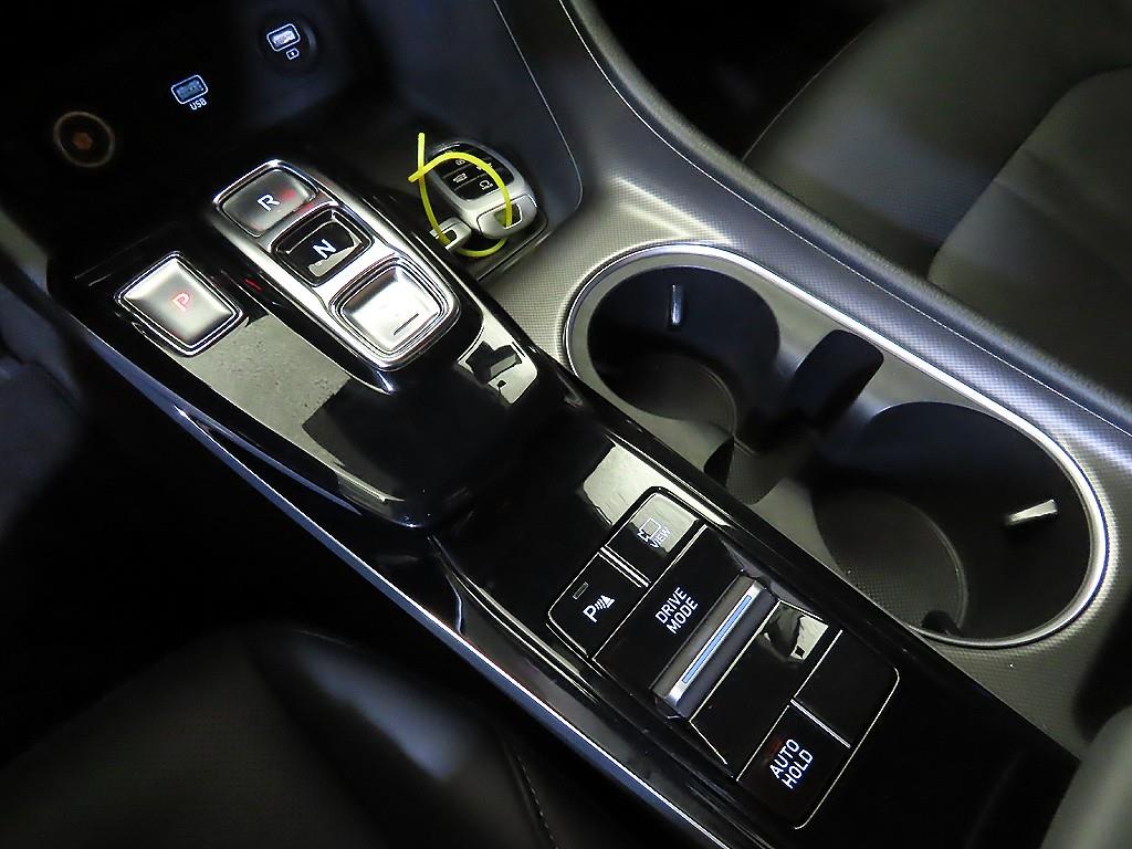 HYUNDAI Sonata - Vista 12