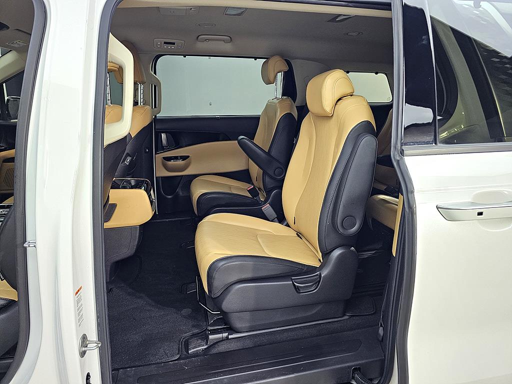 KIA Carnival - Vista 9