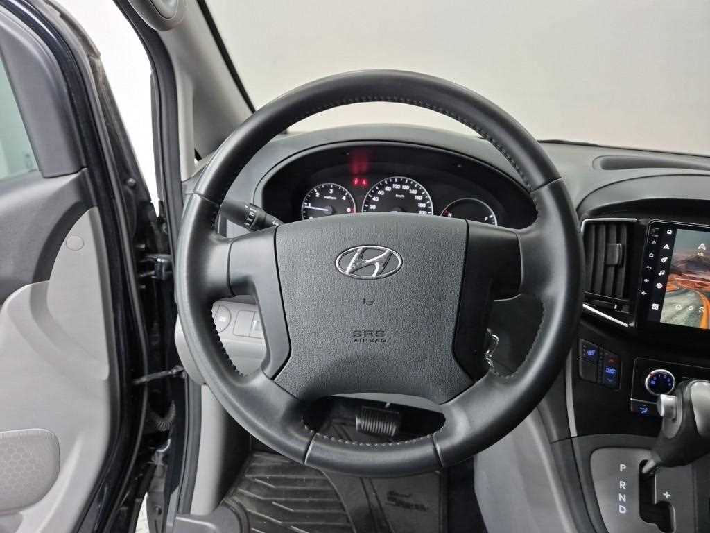 HYUNDAI Starex - Vista 9