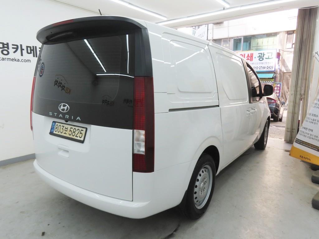 HYUNDAI Staria - Vista 3
