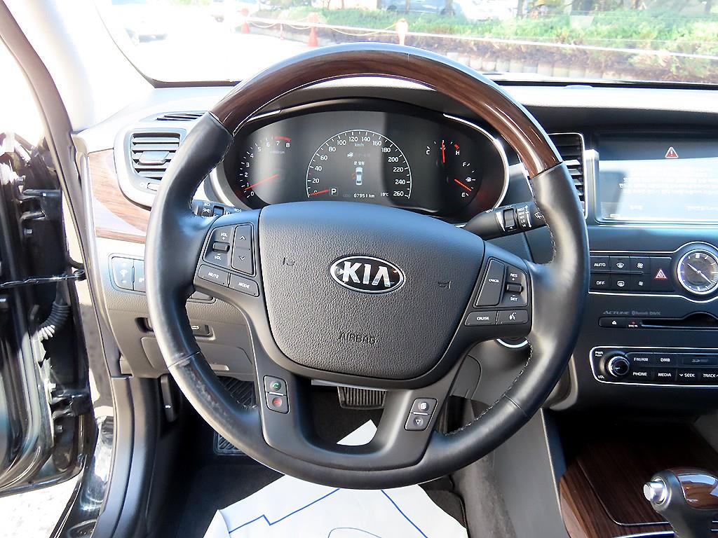 KIA K7 - Vista 8