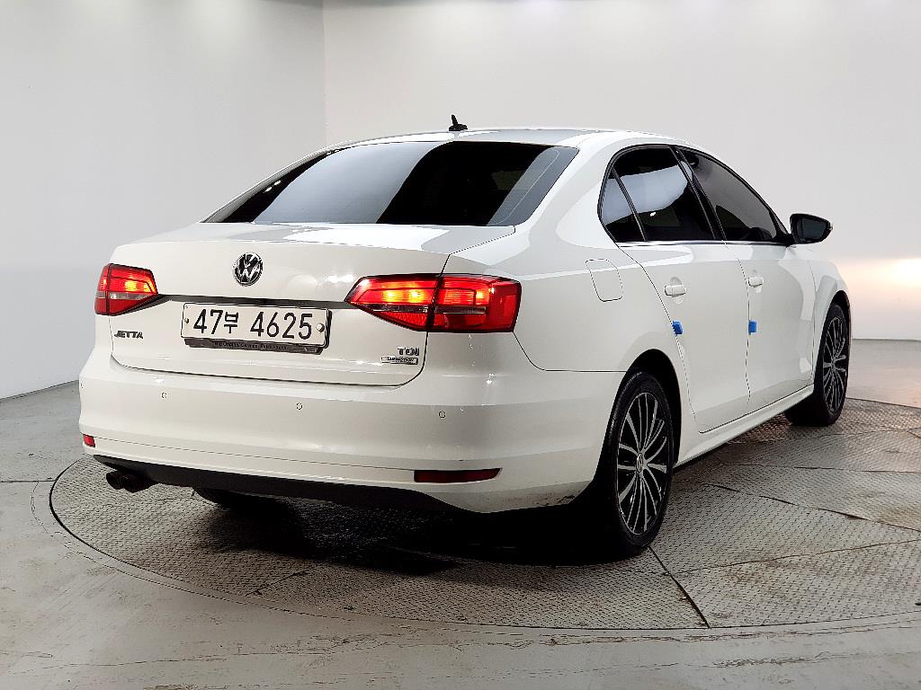 Volkswagen Jetta - Vista 4