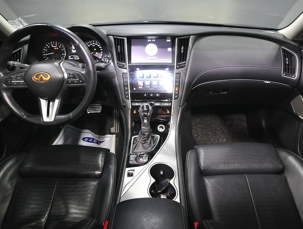 Infiniti Q - Vista 5
