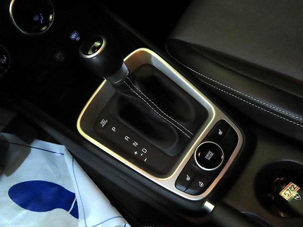 HYUNDAI Venue - Vista 12