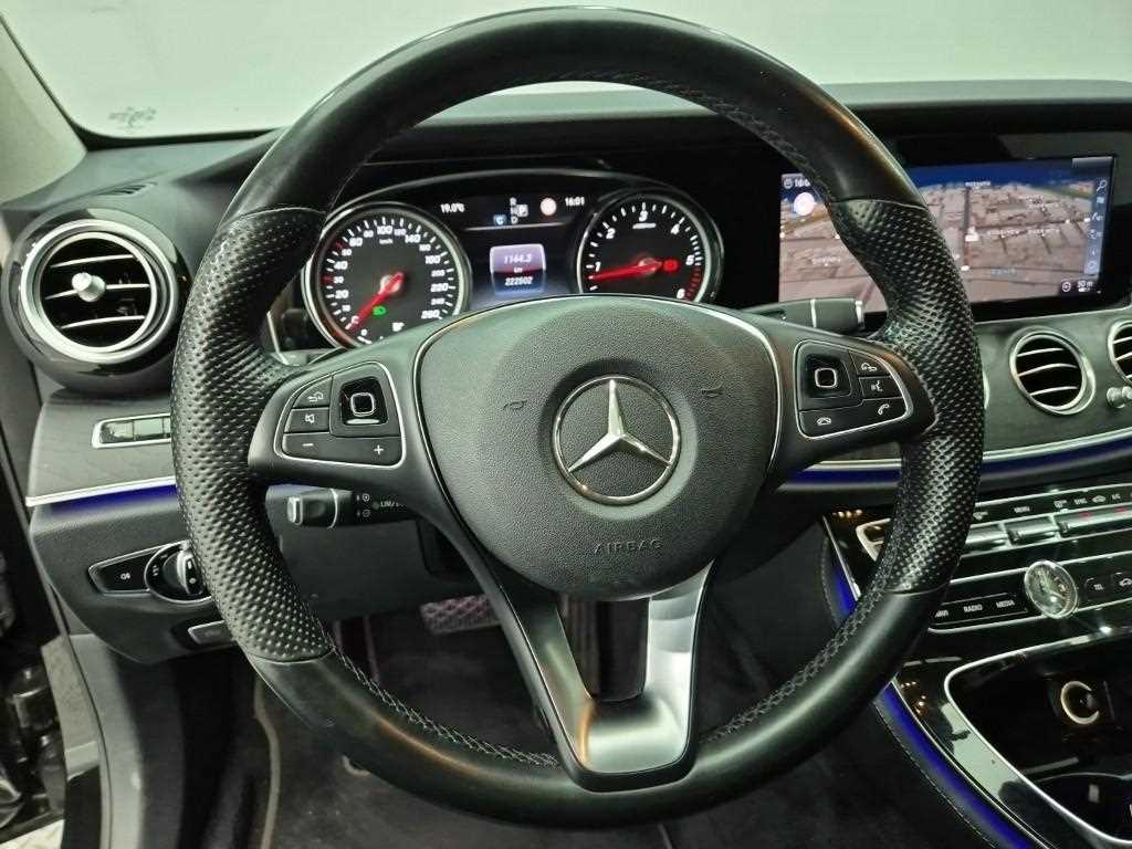 Mercedes Benz E class - Vista 9
