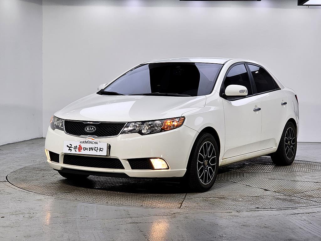 KIA Forte 2010 Blanco - Importación desde Corea - HF Imports Iquique - Foto 1