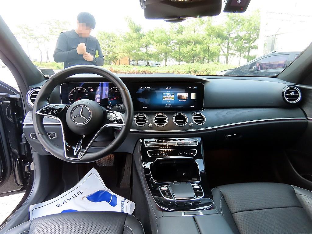 Mercedes Benz E class - Vista 8