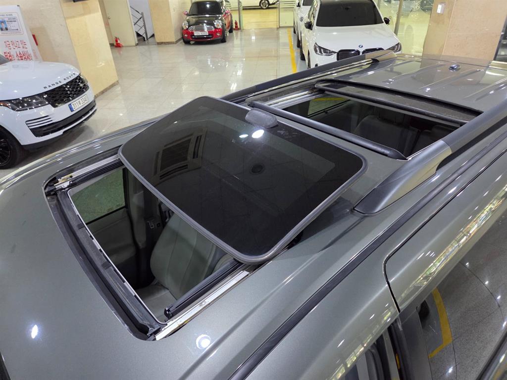 Toyota Siena 2012 Gris - Importación desde Corea - HF Imports Iquique - Foto 18