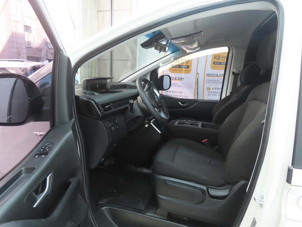 HYUNDAI Staria - Vista 5