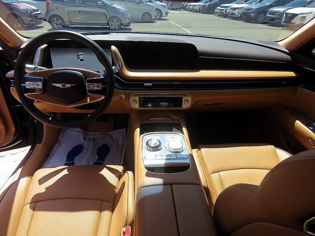 Genesis G90 - Vista 8