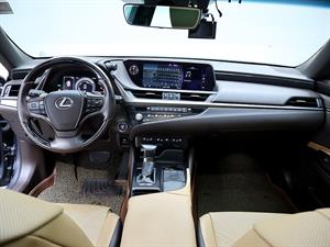 Lexus ES - Vista 10