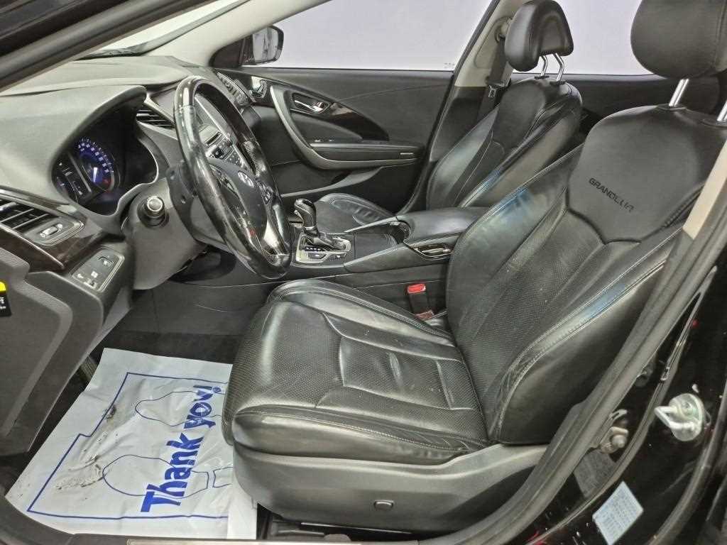 HYUNDAI Grandeur - Vista 11