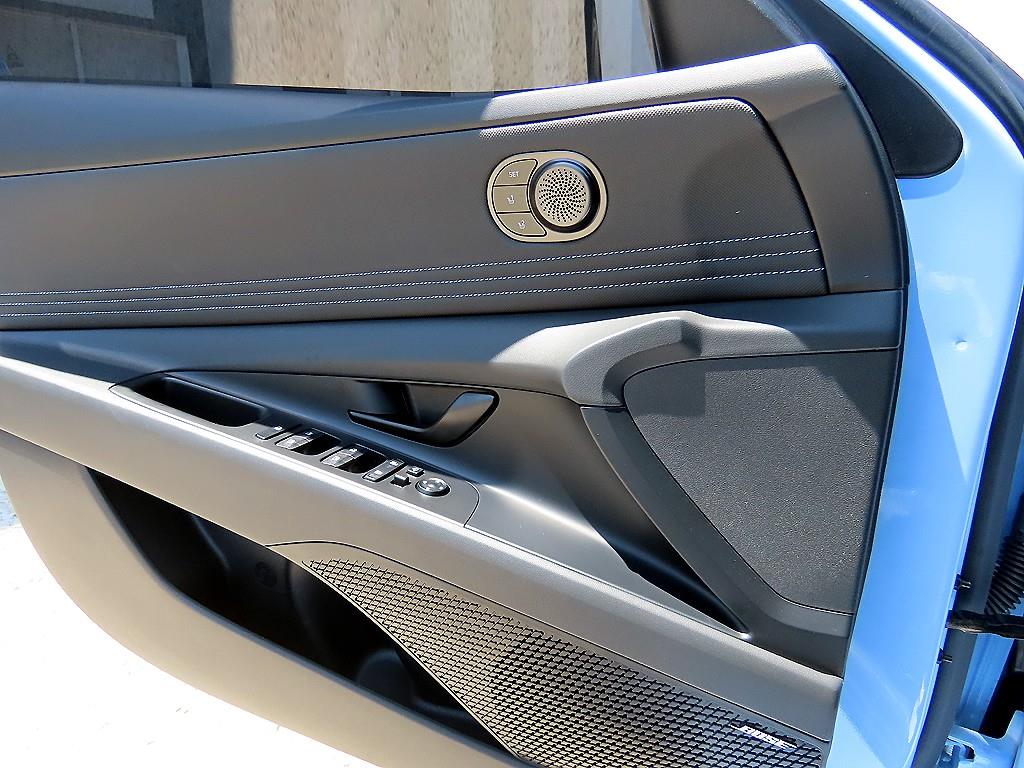 HYUNDAI Avante - Vista 11