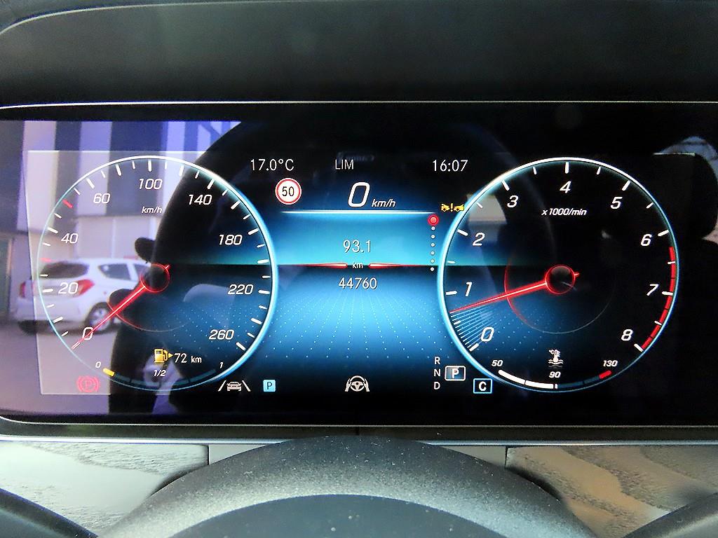 Mercedes Benz E class - Vista 10
