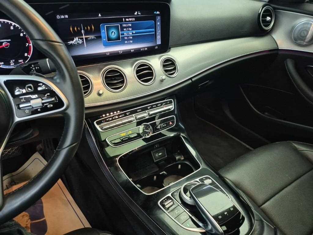 Mercedes Benz E class - Vista 10