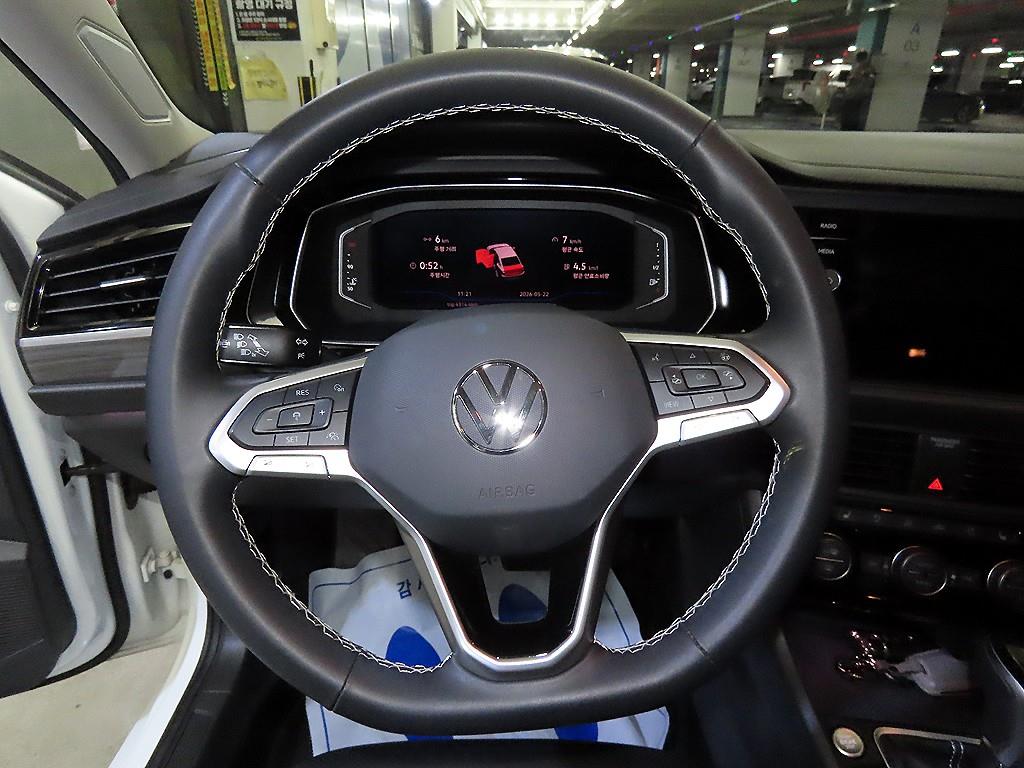 Volkswagen Jetta - Vista 8